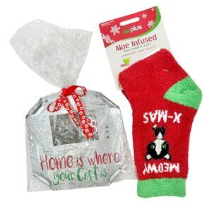 Cat Lovers Gift Set Airplus Aloe Infused Cat Christmas Socks and Metal Sign NWT